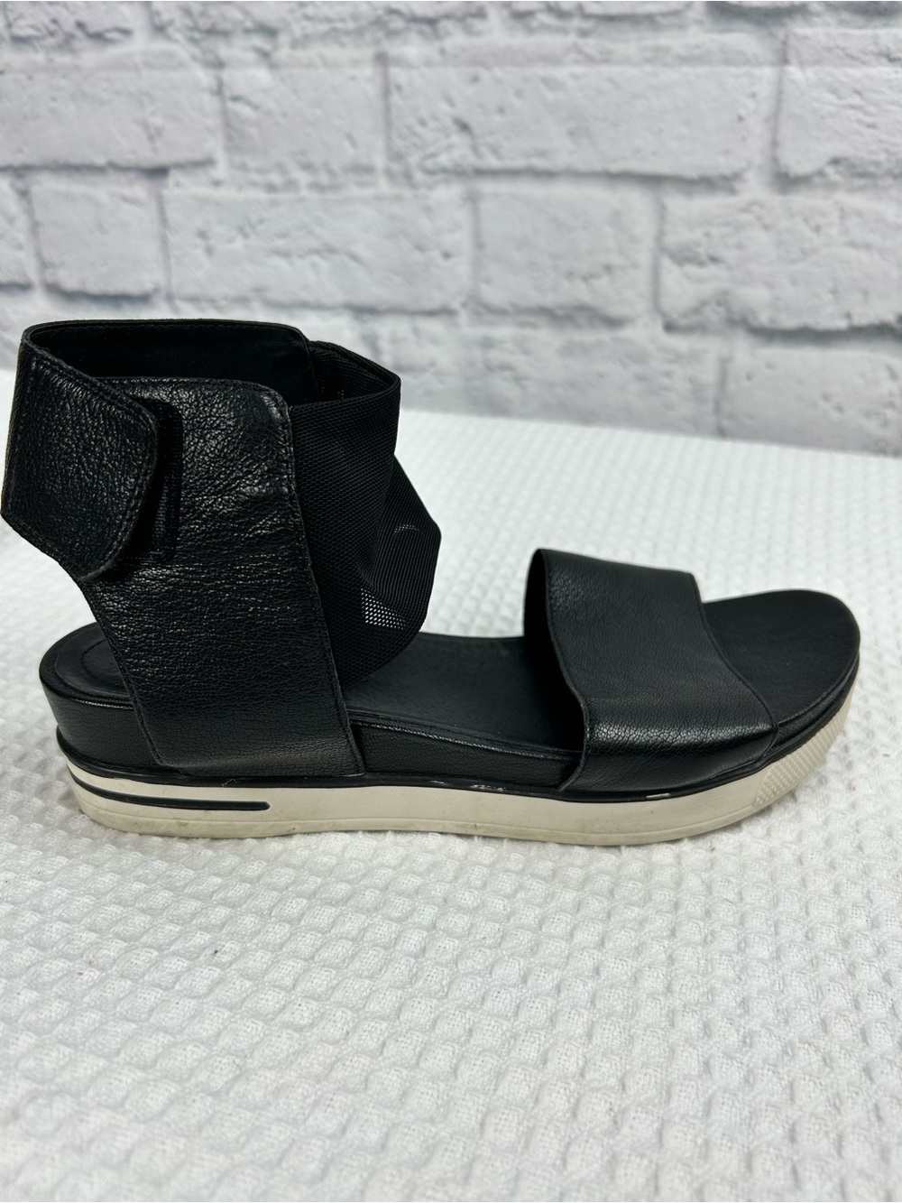 Eileen Fisher Spree Black Leather Mesh Sport Platform Sandals Women’s 8